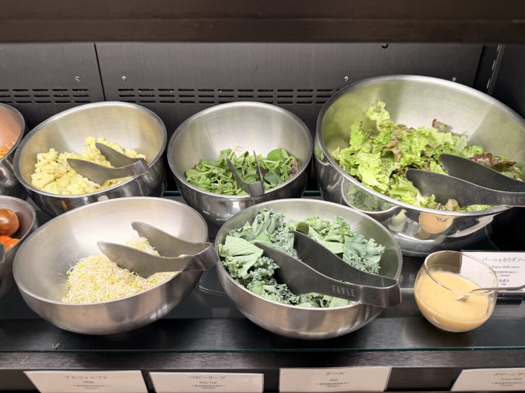 名古屋観光ホテル エスパシオラウンジ 朝食サラダコーナー