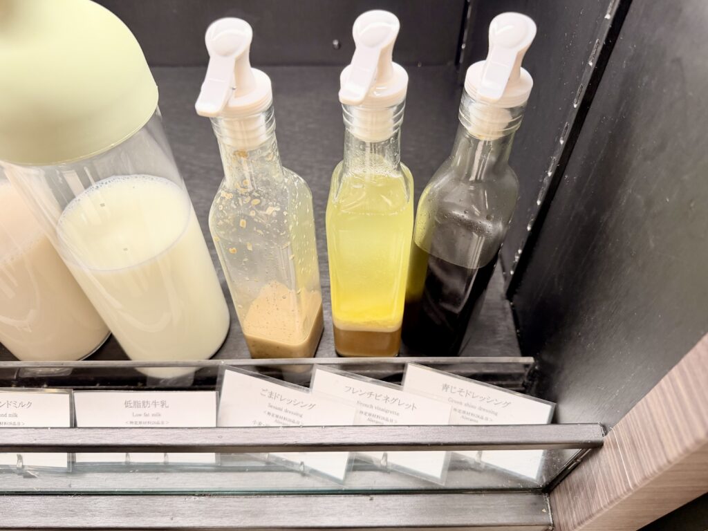 名古屋観光ホテル エスパシオラウンジ 朝食各種ドレッシング