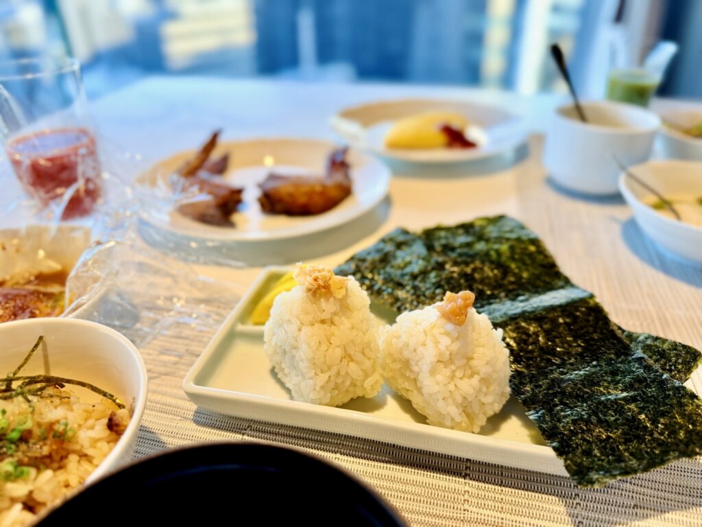 名古屋観光ホテル エスパシオラウンジ 朝食で食べたおにぎり