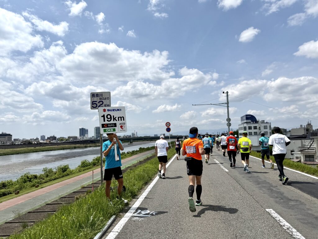 ぎふ清流ハーフマラソン 19km通過