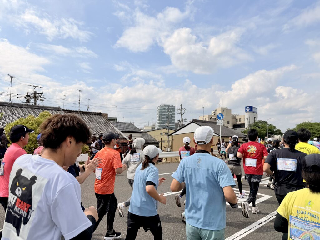 ぎふ清流ハーフマラソン 金華橋を渡った直後の様子