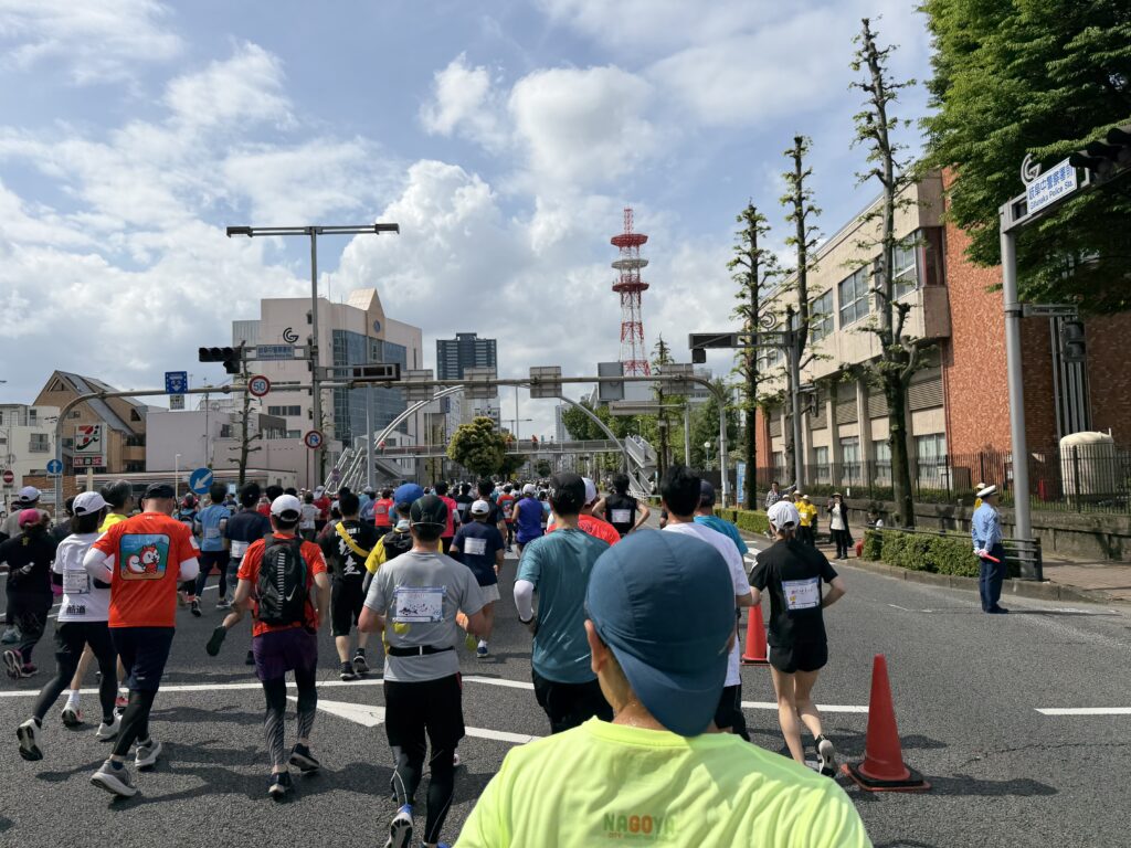 ぎふ清流ハーフマラソン 金華橋通りから県道151号線へ