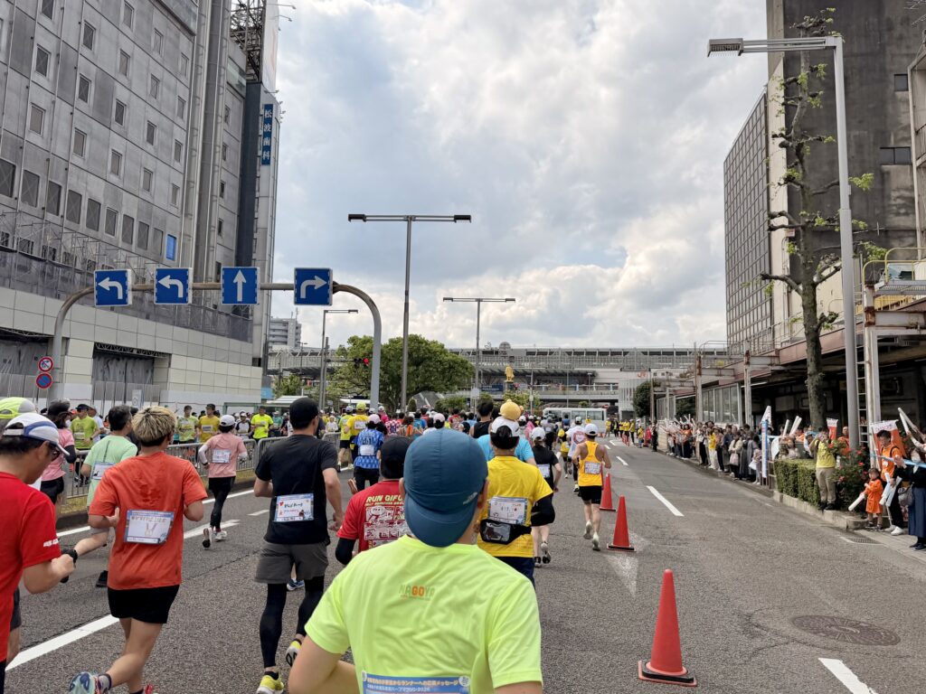 ぎふ清流ハーフマラソン 岐阜駅へ向かう市街地エリアの様子