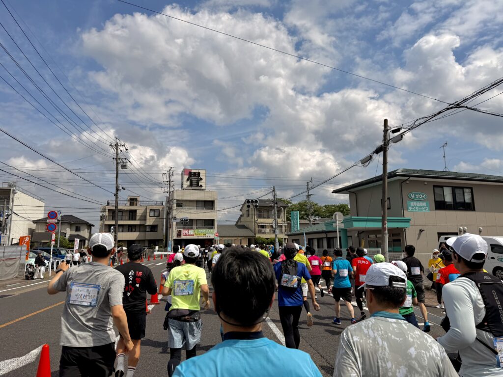 ぎふ清流ハーフマラソン 長良川へ向かう市街地エリア