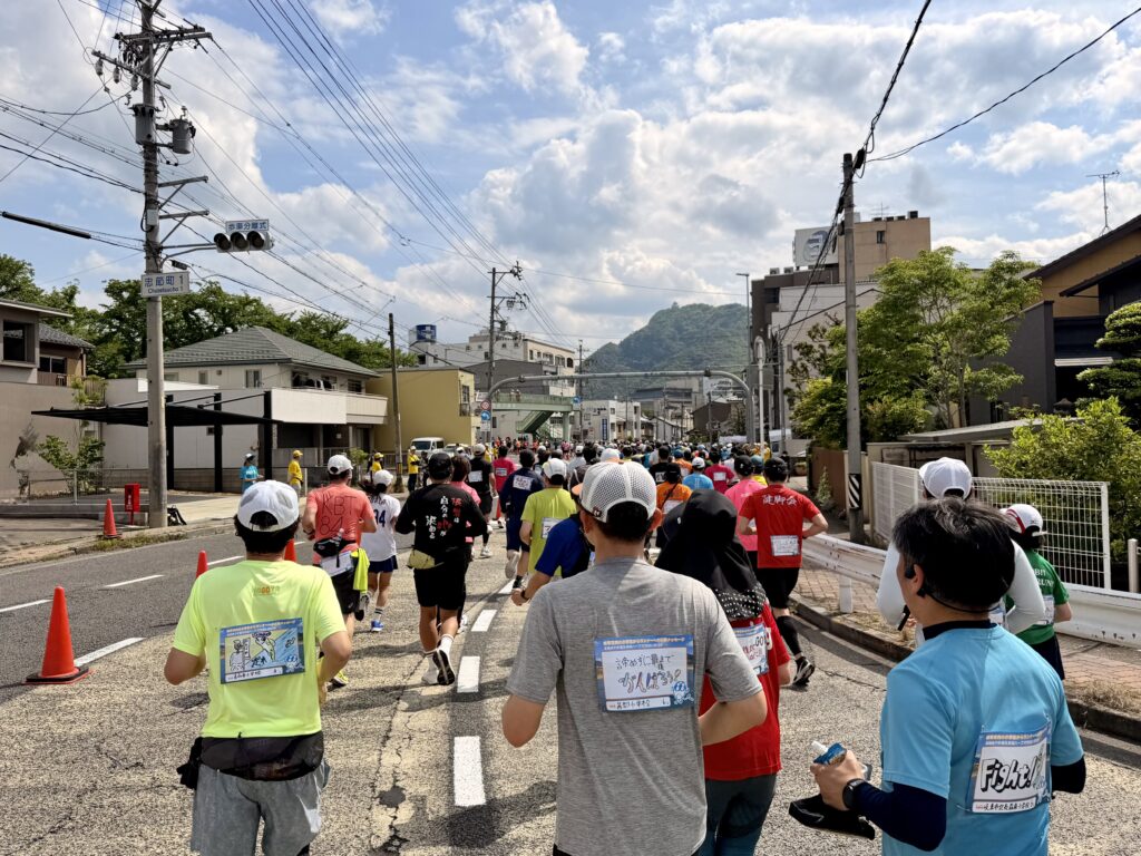 ぎふ清流ハーフマラソン 長良川へ向かう市街地エリア