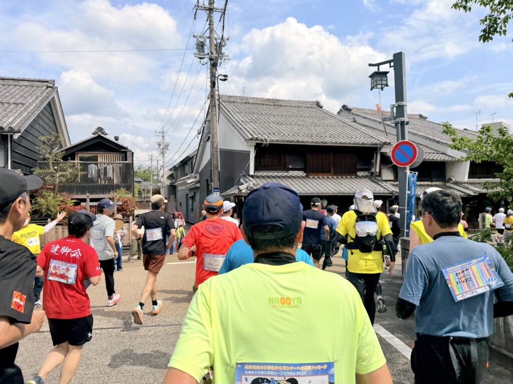 ぎふ清流ハーフマラソン いよいよ河原町界隈へ