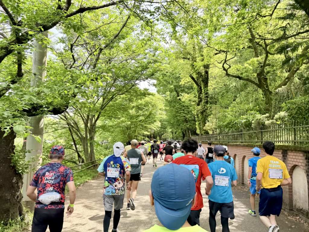 ぎふ清流マラソン2026 長良川沿いの様子