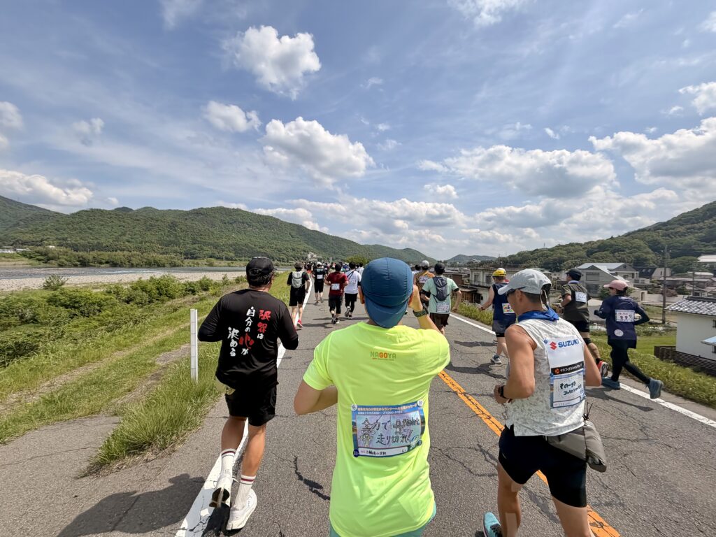 ぎふ清流ハーフマラソン 風光明媚な長良川沿い