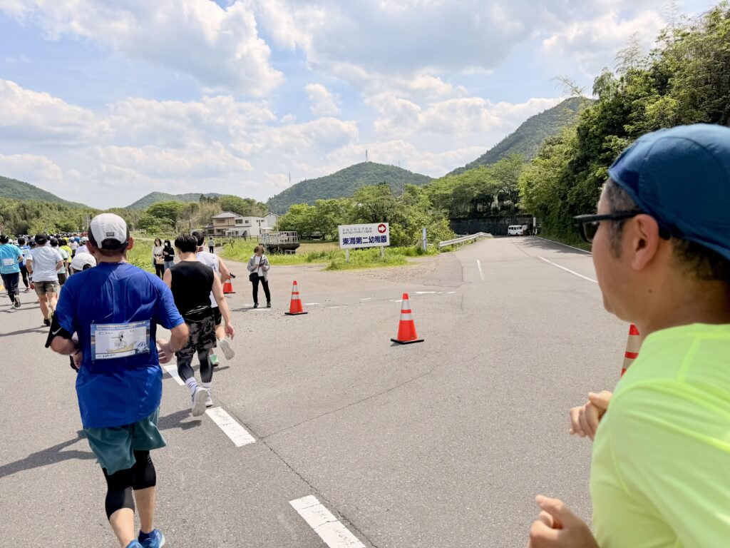 ぎふ清流ハーフマラソン 11km過ぎの様子