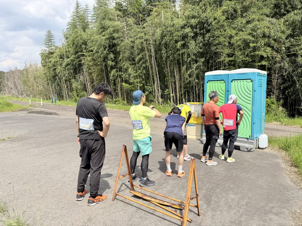 ぎふ清流ハーフマラソン レース途中のトイレタイム
