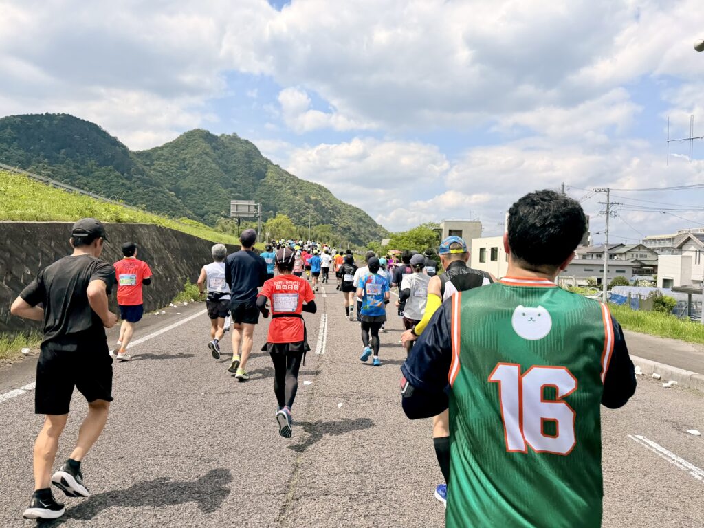 ぎふ清流ハーフマラソン 長良川沿いの様子