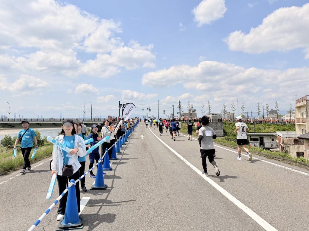ぎふ清流ハーフマラソン 19km手前の長良川沿い