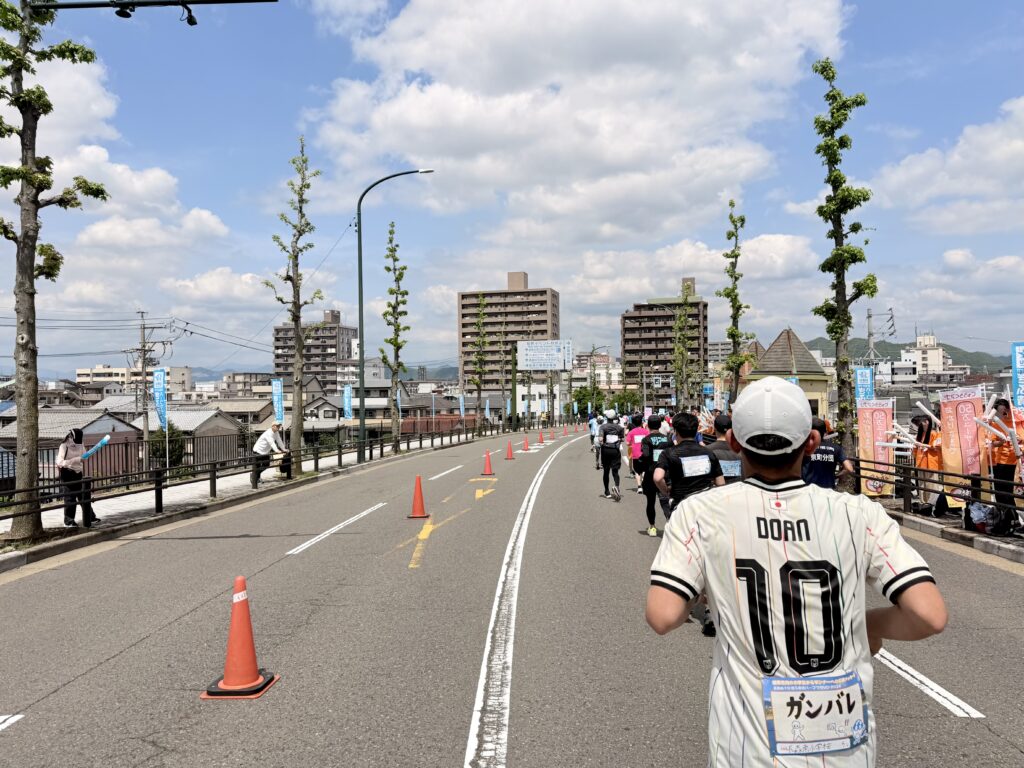 ぎふ清流ハーフマラソン 金華橋北詰