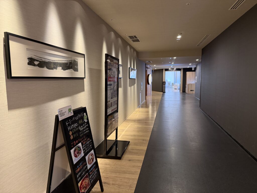 ドーミーイン岐阜駅前 大浴場や朝食会場への廊下