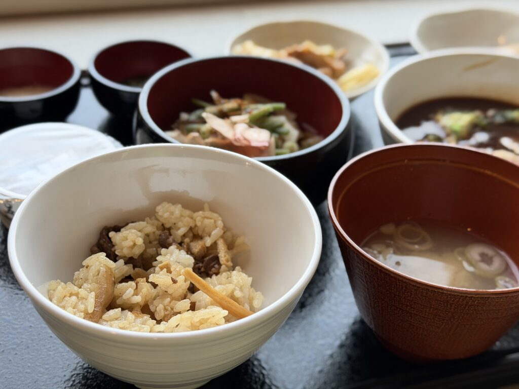 ドーミーイン岐阜駅前 朝食で食べた飛騨牛混ぜご飯