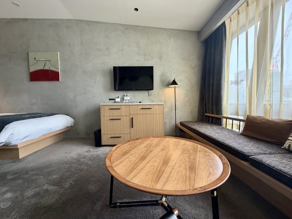 ザタワーホテルナゴヤ L03 Forest View Twin テレビとミニバー
