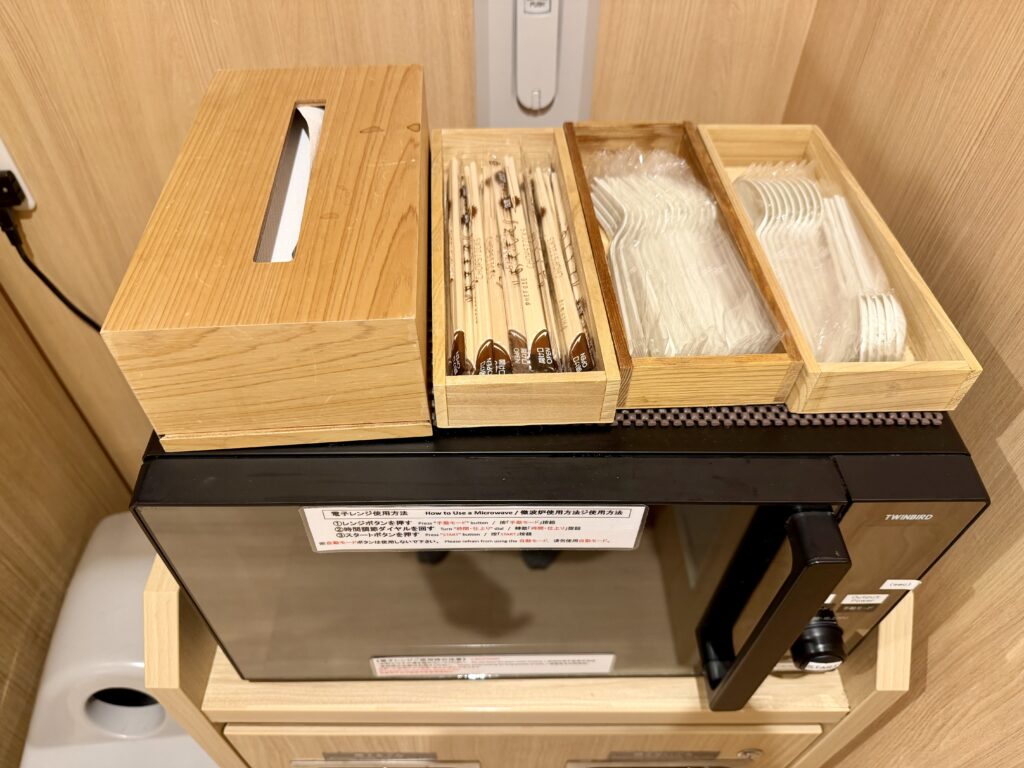 御宿野乃仙台 電子レンジとカトラリー