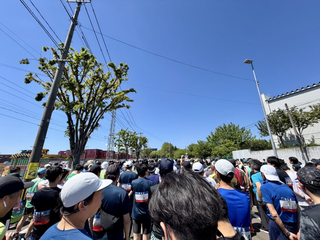 仙台国際ハーフマラソン スタートブロックに整列