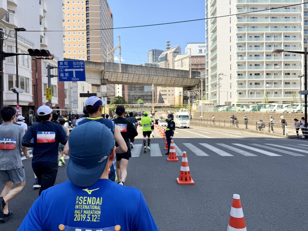 仙台国際ハーフマラソン 新北目町ガードへ