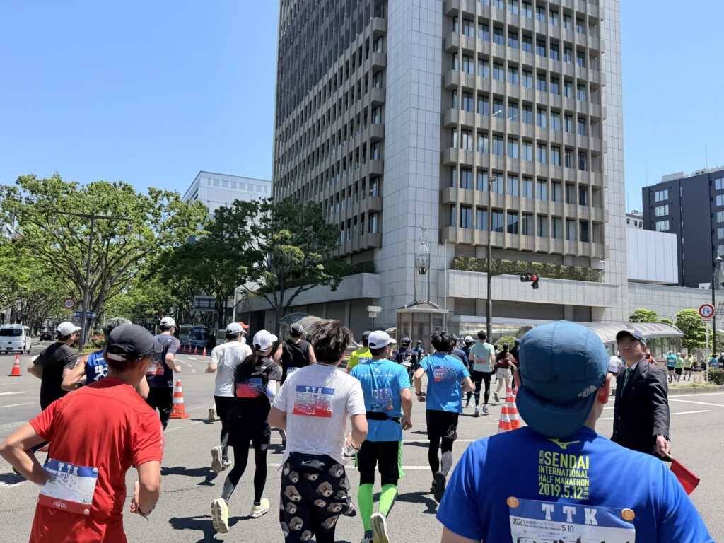 仙台国際ハーフマラソン 青葉通りから国道286号線へ