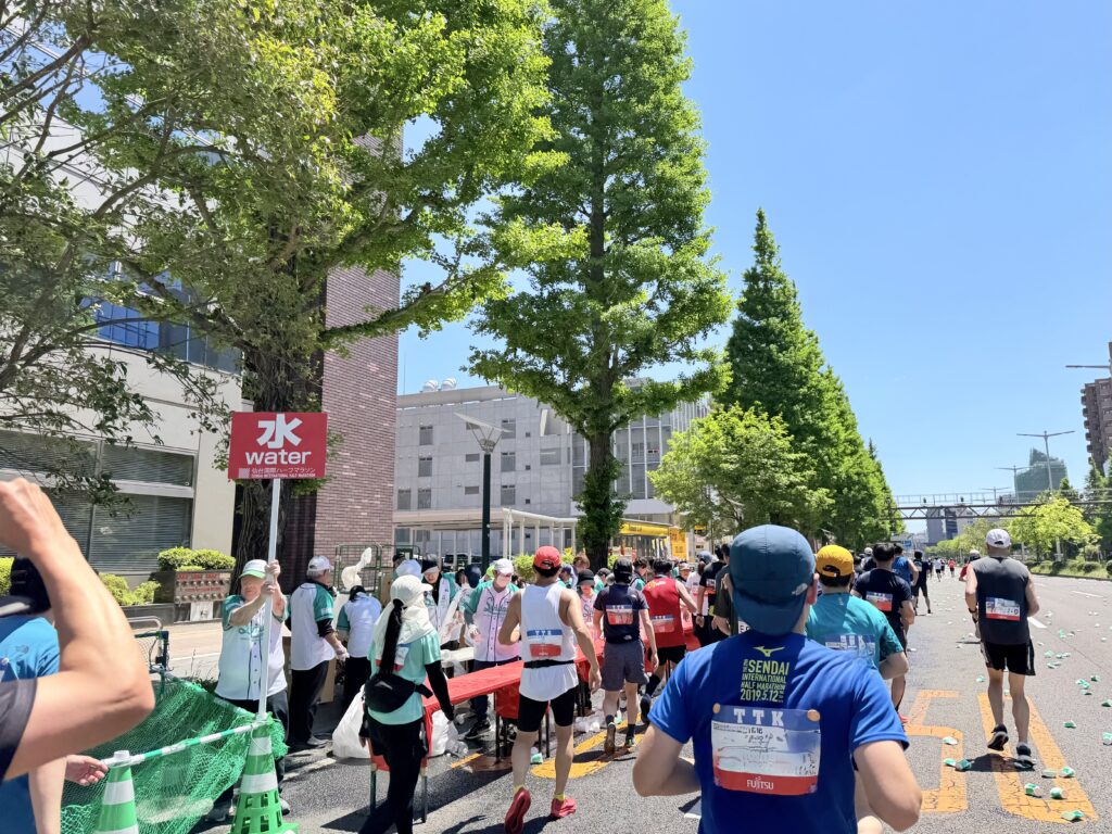 仙台国際ハーフマラソン 国道286号線の給水