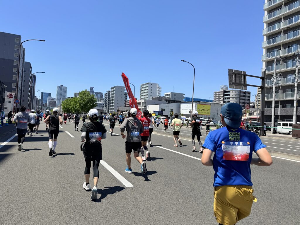 仙台国際ハーフマラソン 二十人町交差点を左折