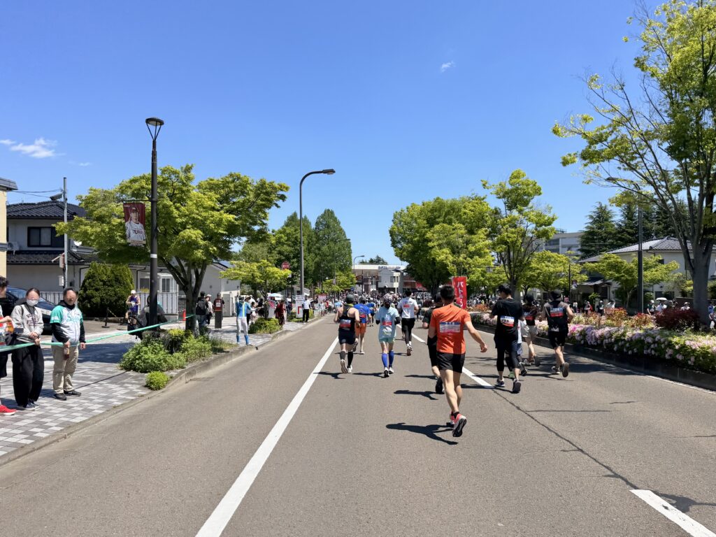 仙台国際ハーフマラソン ゴール地点 アスリートパーク仙台が見えてきた