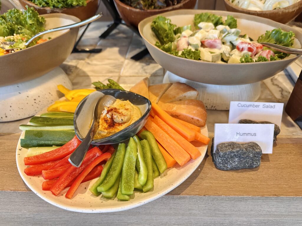 ケープファーンホテル 朝食ビュッフェ サラダコーナーのフムス