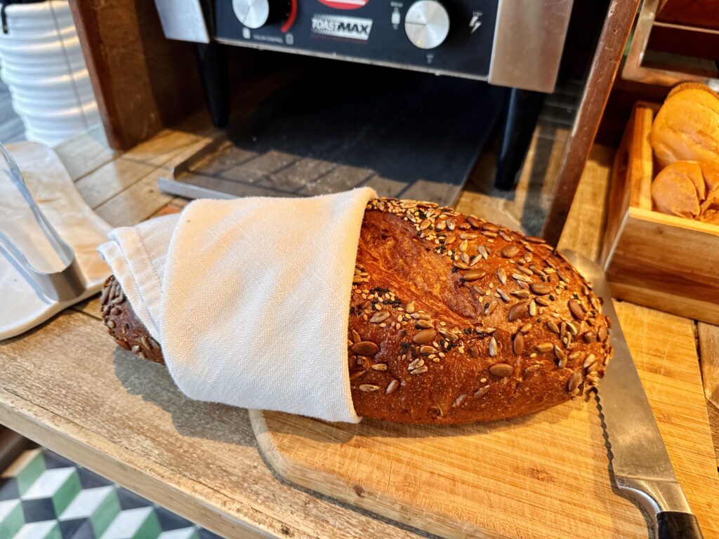 ケープファーンホテル 朝食ビュッフェ パンコーナー