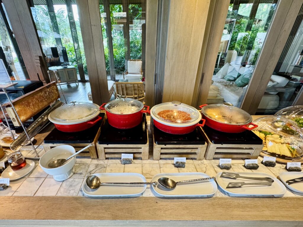 ケープファーンホテル 朝食会場 ホットミールコーナー