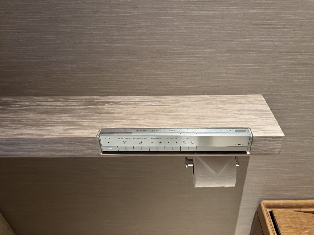 ウォルドーフアストリアバンコク トイレはウォシュレット付き