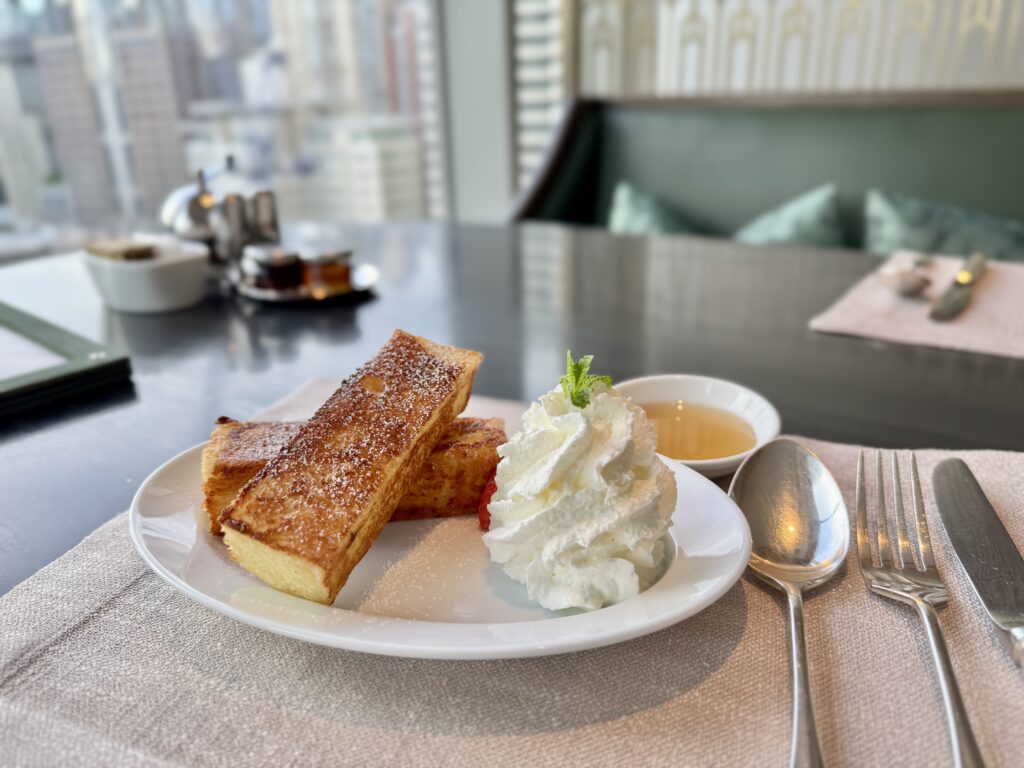 ウォルドーフアストリアバンコク 朝食 フレンチトースト
