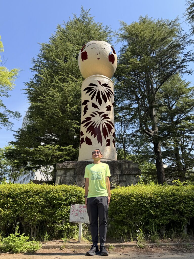 西公園にある巨大こけし