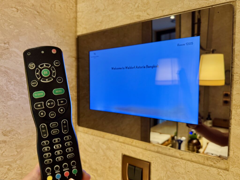 ウォルドーフアストリアバンコク ウェットエリアのテレビ