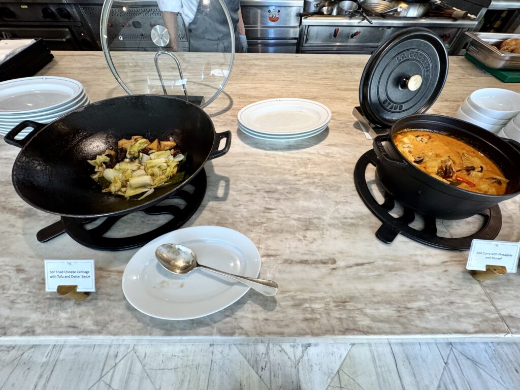 ウォルドーフアストリアバンコク 朝食 中華とカレー
