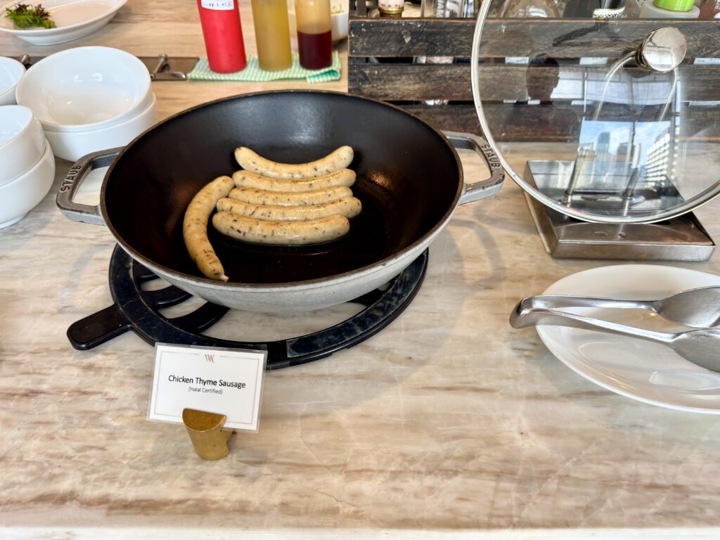 ウォルドーフアストリアバンコク 朝食 ソーセージ