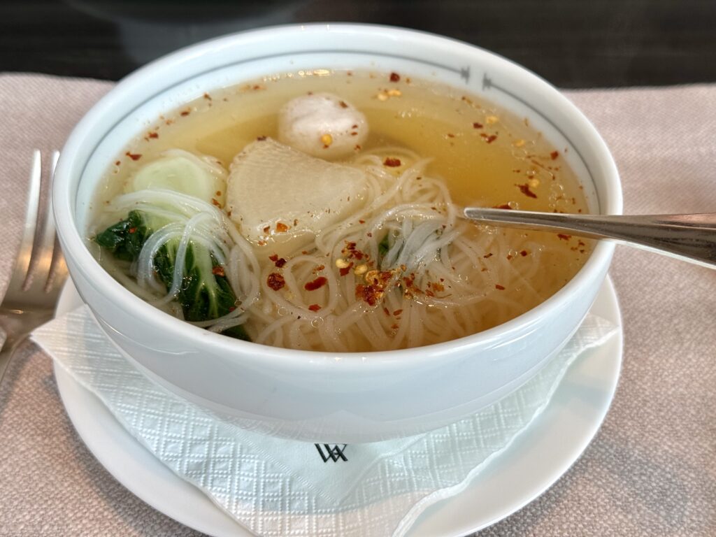 ウォルドーフアストリアバンコク 朝食 ヌードル