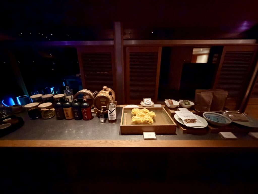 ガンツウ_カフェ&バー_フリードリンクと軽食