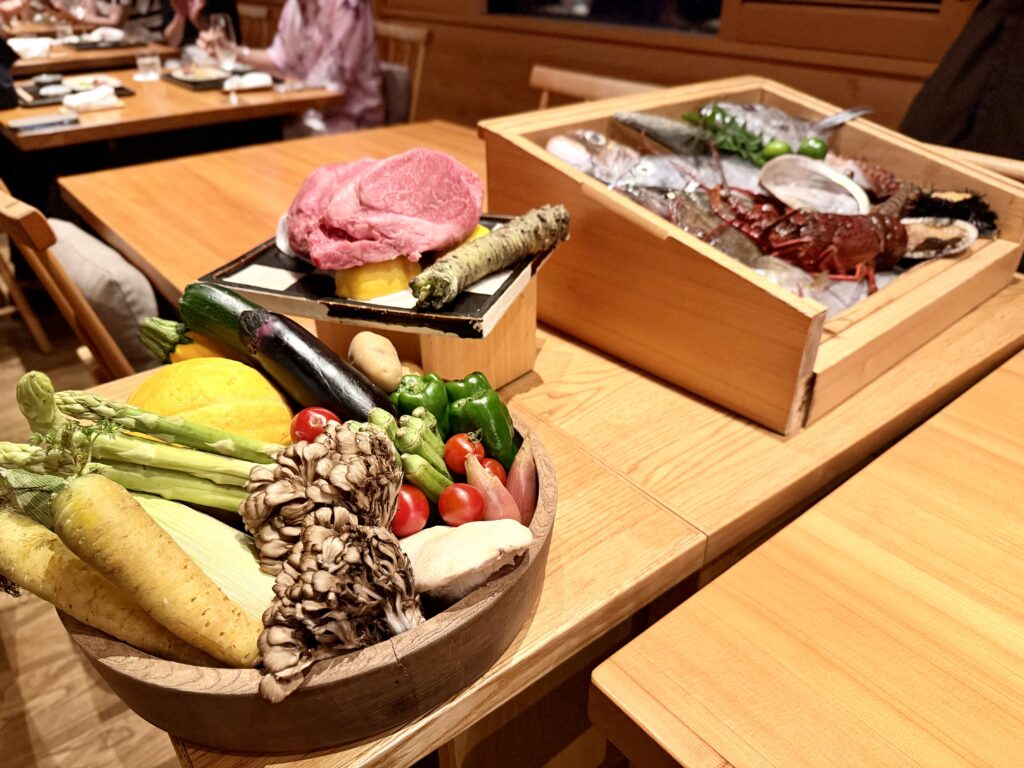 ガンツウ_夕食ダイニング_瀬戸内の食材-野菜