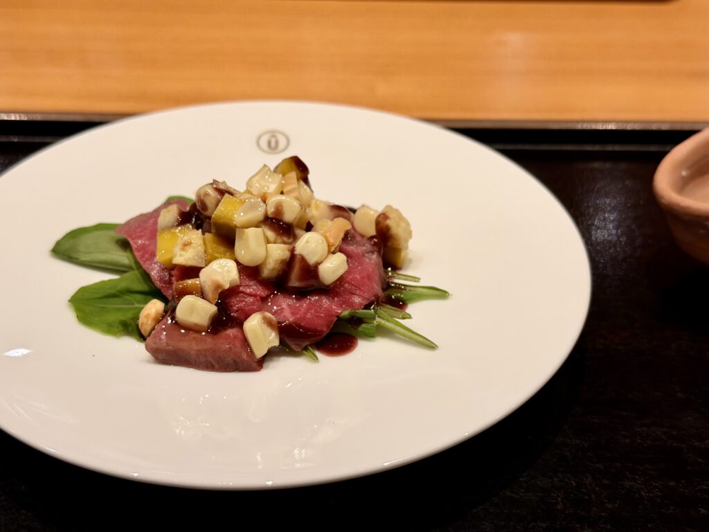 ガンツウ_夕食ダイニング_ローストビーフ