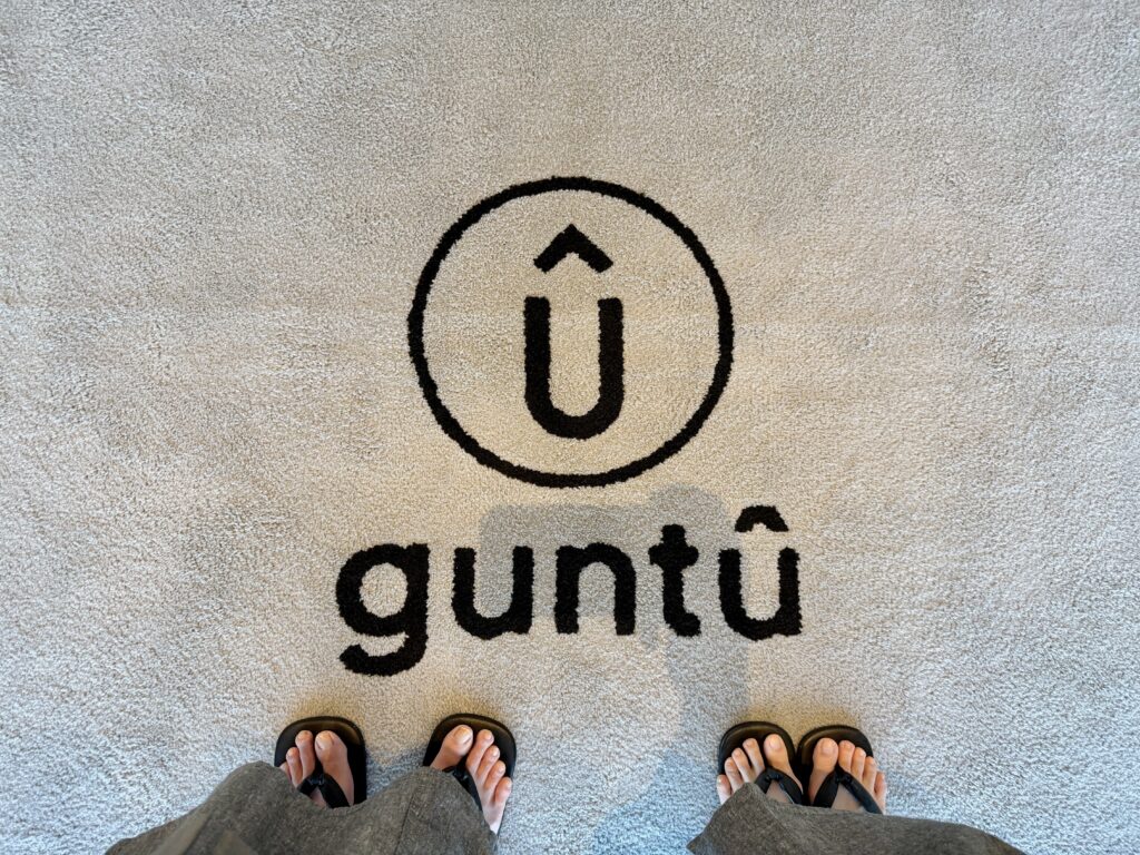 guntû(ガンツウ)エントランス 足元写真