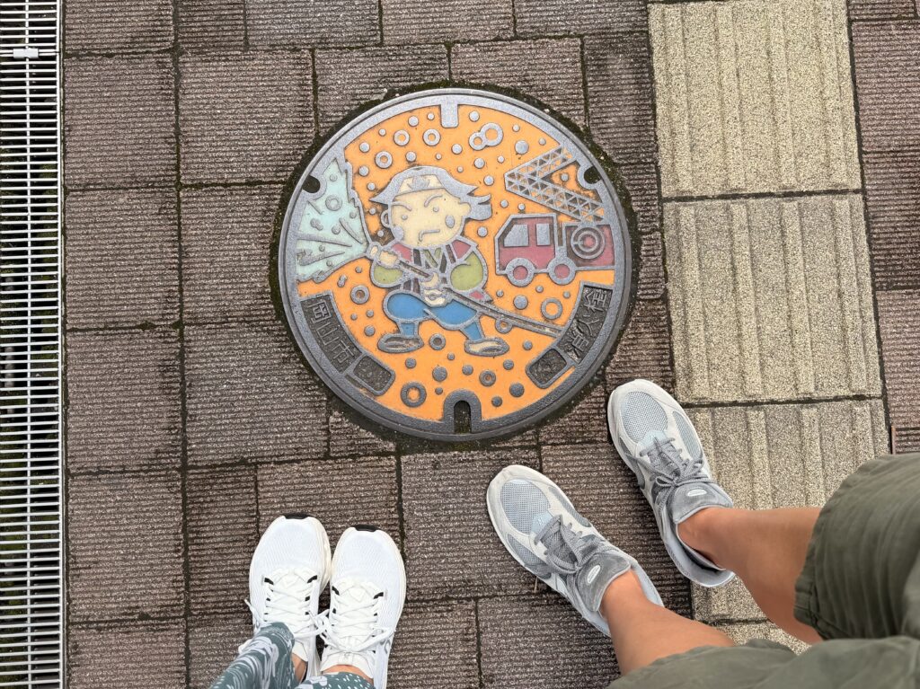 岡山 桃太郎のマンホールその2