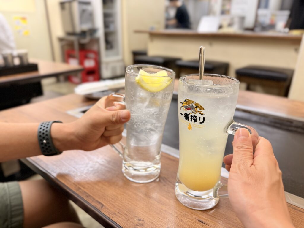 岡山 お好み焼 花門Sの生レモン酎ハイと岡山赤磐白桃酎ハイ