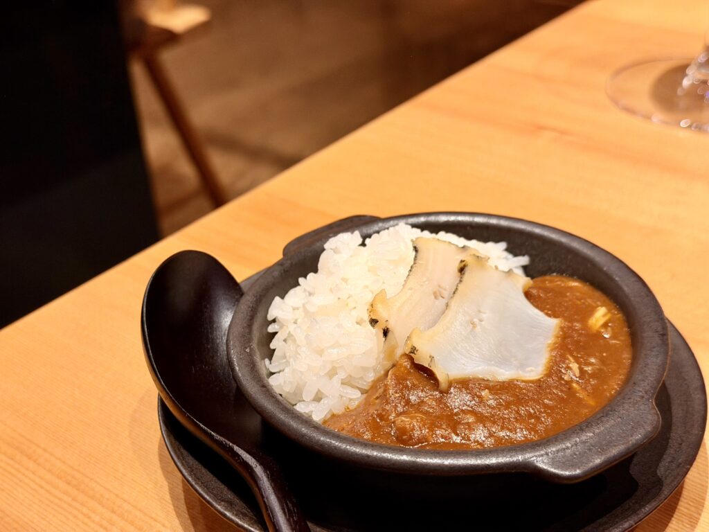 ガンツウ_夕食ダイニング_ガンツウカレー