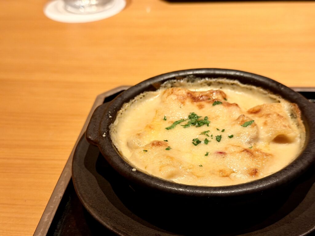 ガンツウ_夕食ダイニング_マカロニグラタン