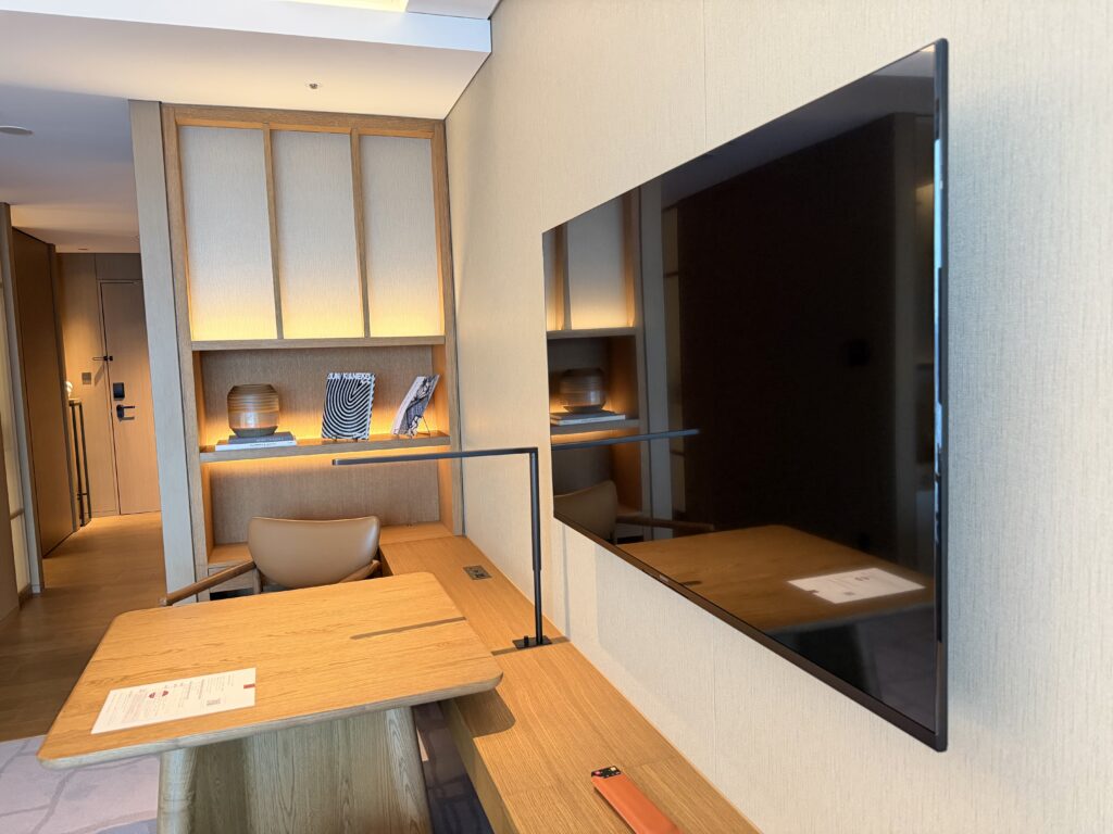 コンラッド名古屋_客室_テレビ