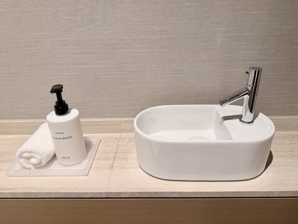 コンラッド名古屋_客室_トイレの手洗い