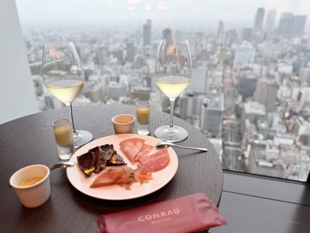 コンラッド名古屋_エグゼクティブラウンジ_イブニングカクテル(カクテルタイム)