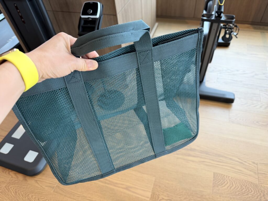 コンラッド名古屋_プール_無料レンタルキャップ（水泳帽）