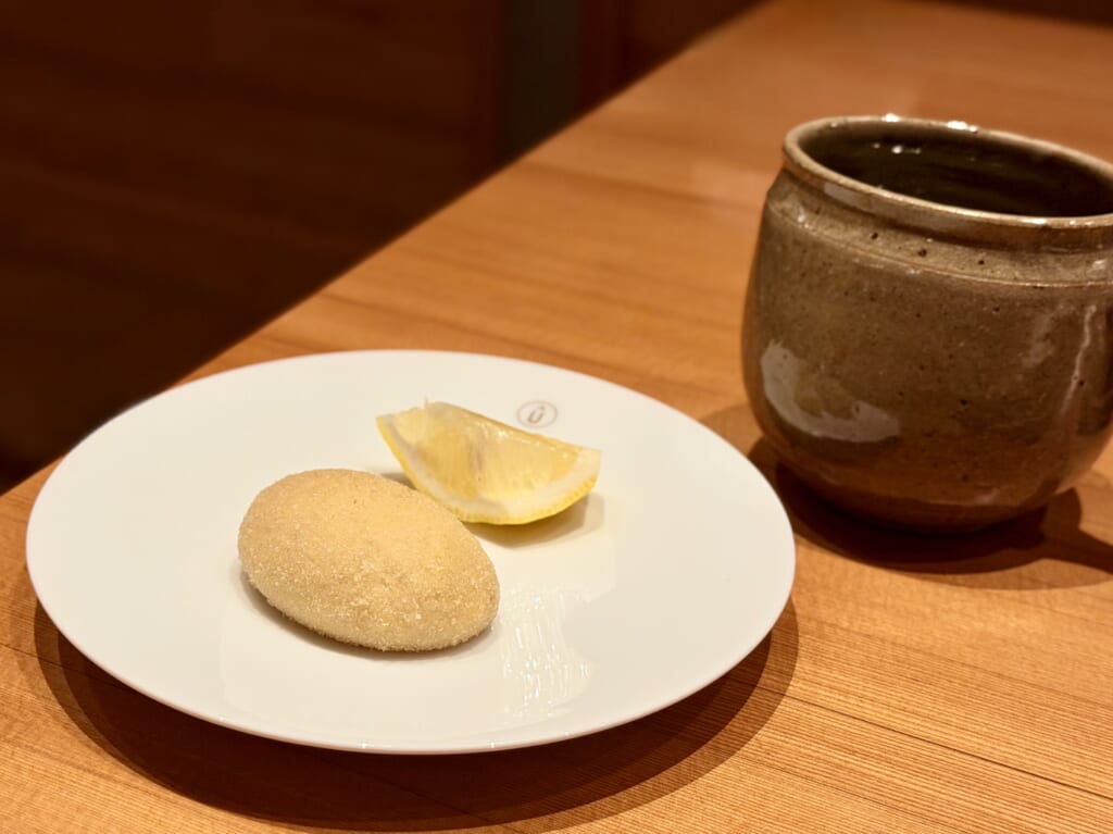 ガンツウ_夕食ダイニング_カニクリームコロッケ
